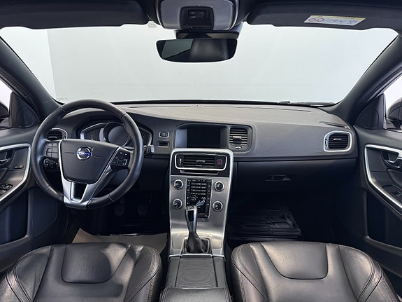Volvo S60 Cross Country 14 of 30