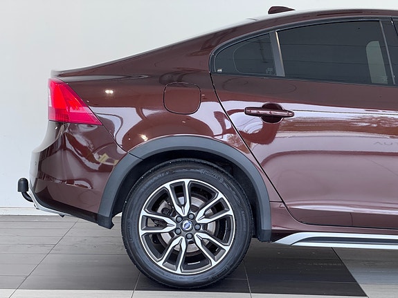 Volvo S60 Cross Country 11 of 30