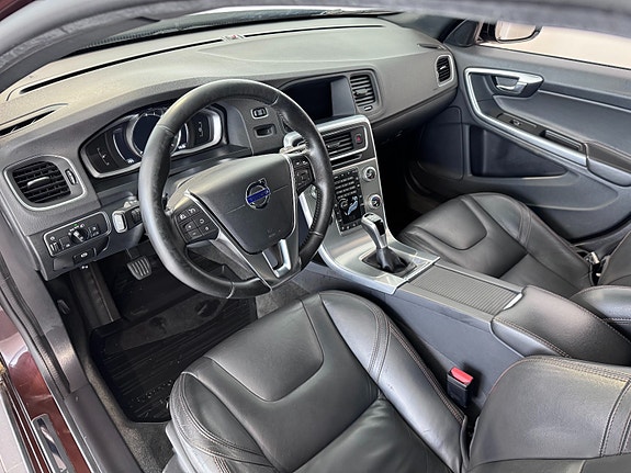 Volvo S60 Cross Country 12 of 30