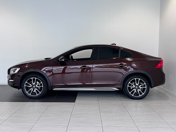 Volvo S60 Cross Country 4 of 30