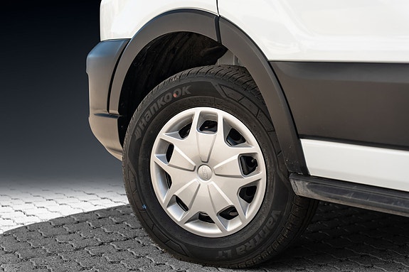 Ford Transit 9 of 27