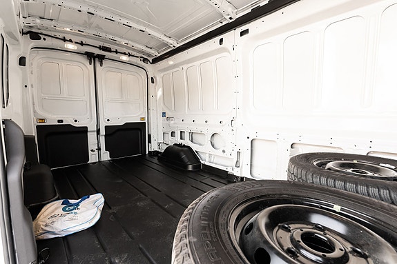 Ford Transit 24 of 27