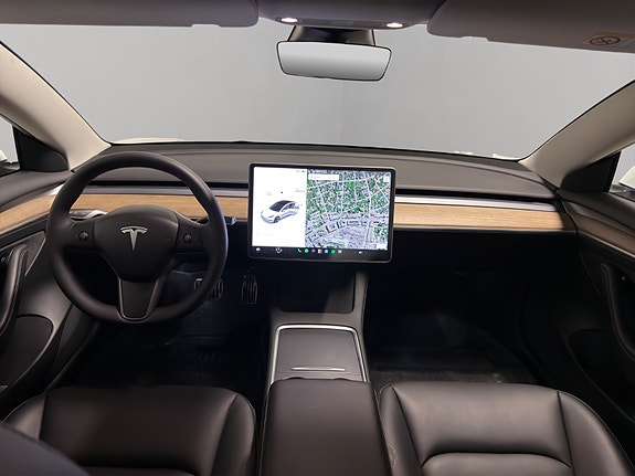 Tesla Model 3 10 of 11