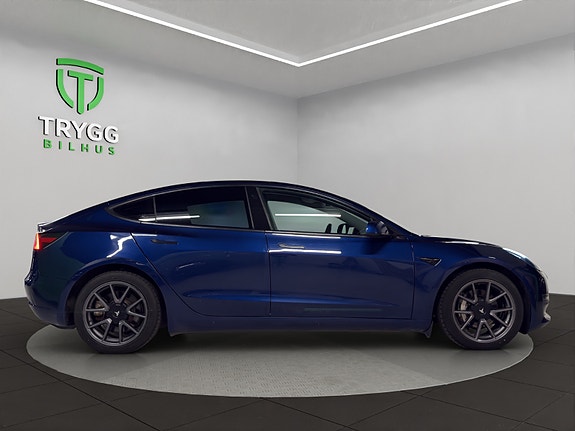 Tesla Model 3 5 of 11