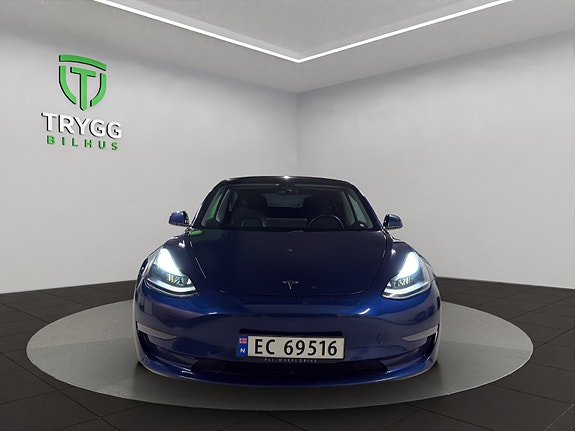 Tesla Model 3 7 of 11