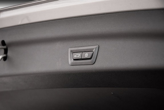 BMW iX1 25 of 26