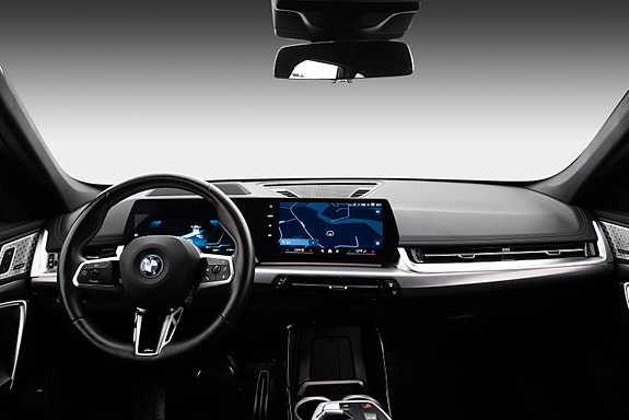 BMW iX1 16 of 26