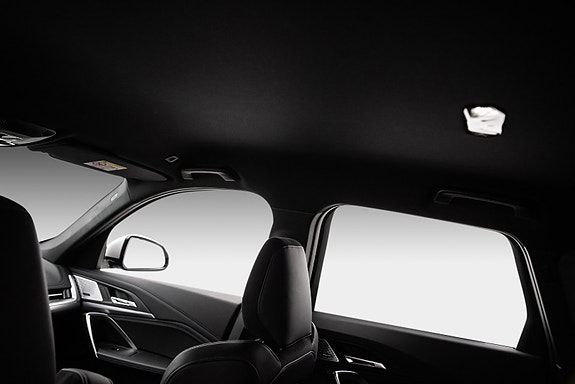 BMW iX1 24 of 26