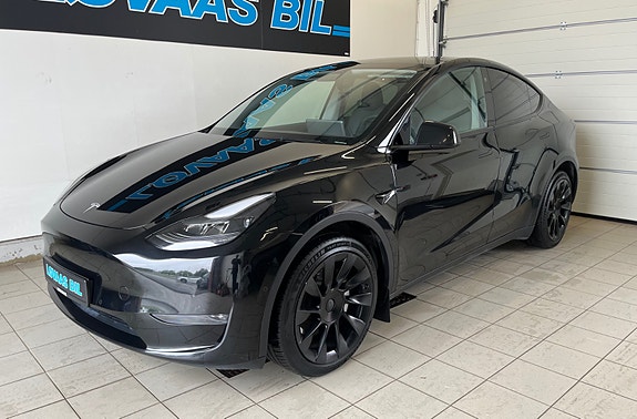 Tesla Model Y 2 of 19