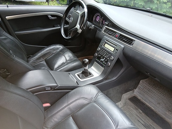 Volvo V70 7 of 13