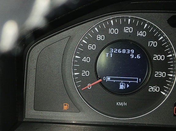 Volvo V70 10 of 13