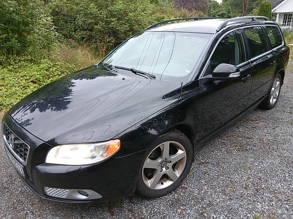 Volvo V70 2 of 13