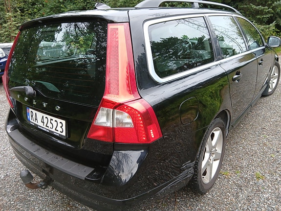 Volvo V70 3 of 13