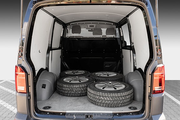 Volkswagen Transporter 25 of 25