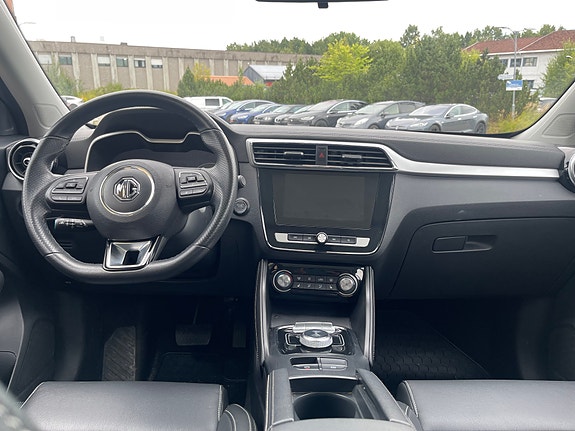 MG ZS EV 25 of 30