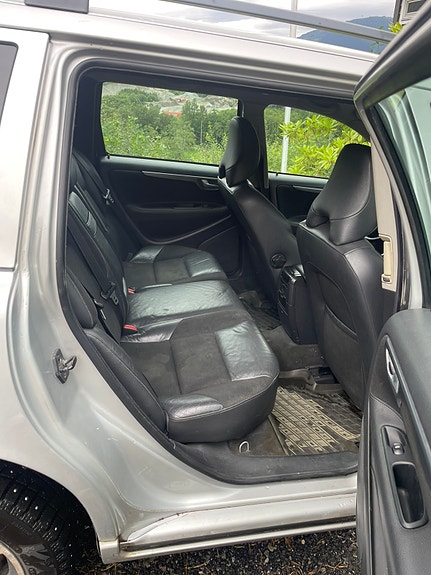 Volvo V70 8 of 9