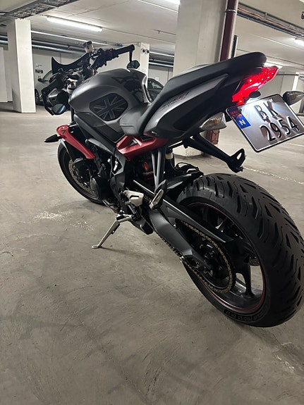 Triumph Street Triple 675 R 3 of 9