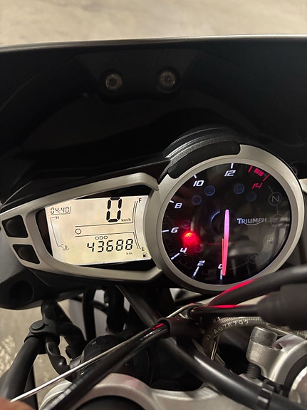 Triumph Street Triple 675 R 6 of 9