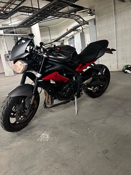 Triumph Street Triple 675 R 4 of 9