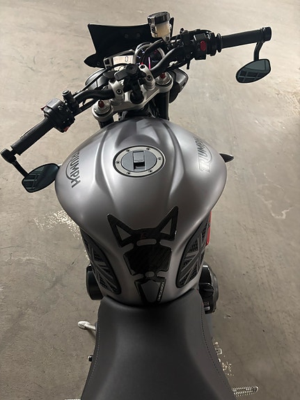 Triumph Street Triple 675 R 5 of 9