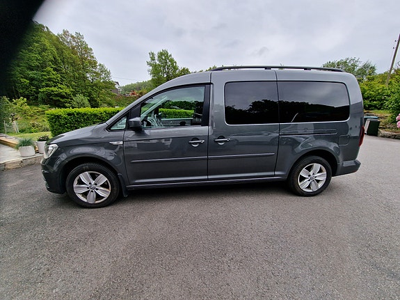 Volkswagen Caddy Maxi 2 of 11