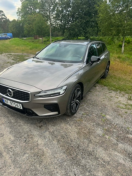 Volvo V60 2 of 14