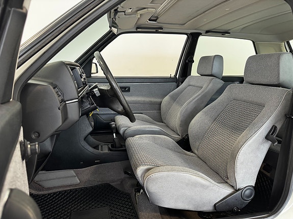 Volkswagen Golf II 13 of 19