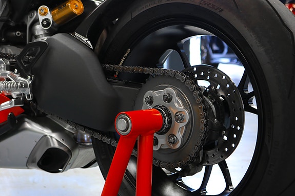 Ducati Panigale V4 R 221hk | Carbon/Öhlins/Brembo/Eksos/+ 24 of 29