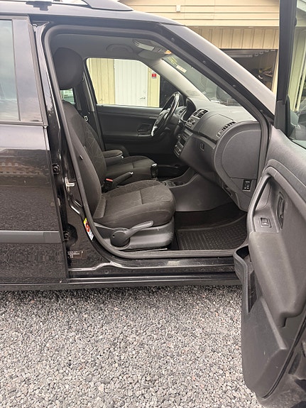 Skoda Fabia 9 of 30