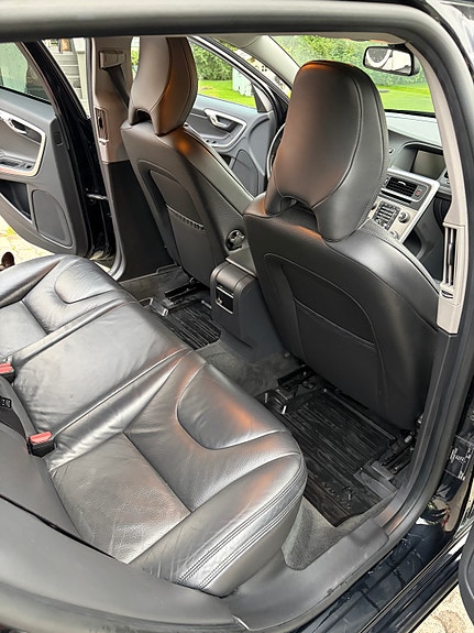 Volvo V60 9 of 13
