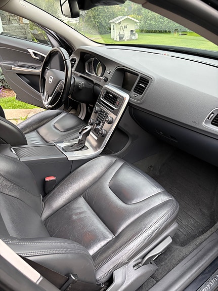 Volvo V60 8 of 13