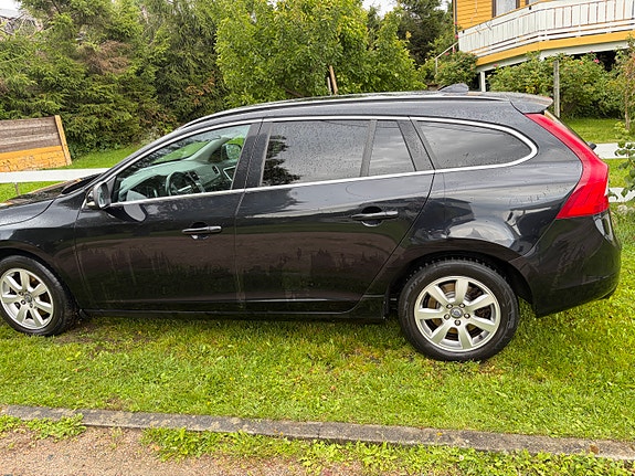Volvo V60 4 of 13