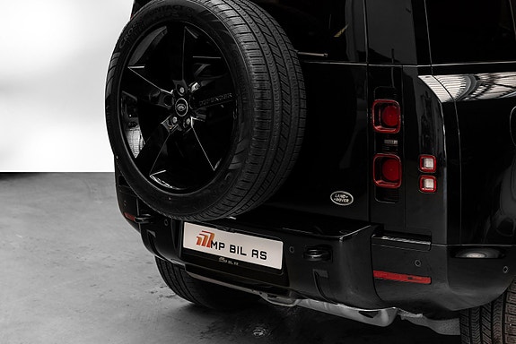 Land Rover Defender 110 7 of 30