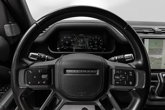 Land Rover Defender 110 20 of 30