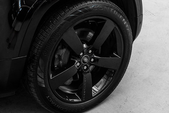 Land Rover Defender 110 9 of 30