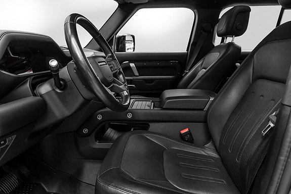 Land Rover Defender 110 10 of 30
