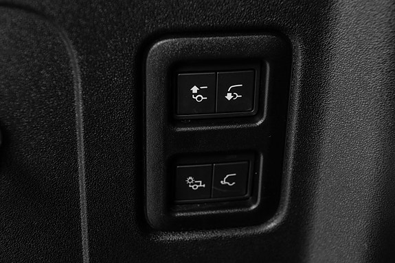 Land Rover Defender 110 29 of 30