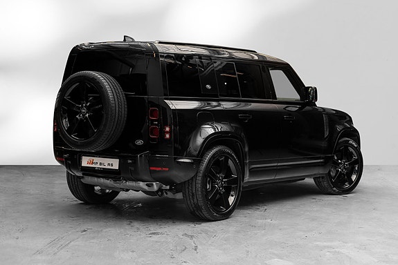 Land Rover Defender 110 3 of 30