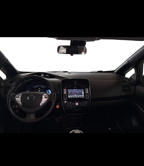 Nissan Leaf 9 of 12