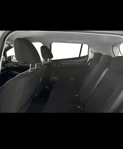 Nissan Leaf 11 of 12