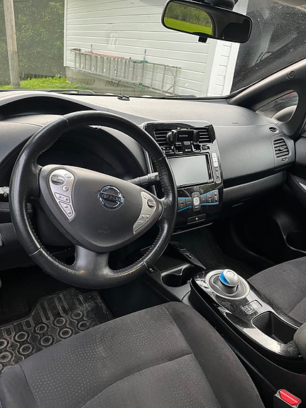 Nissan Leaf 4 of 12