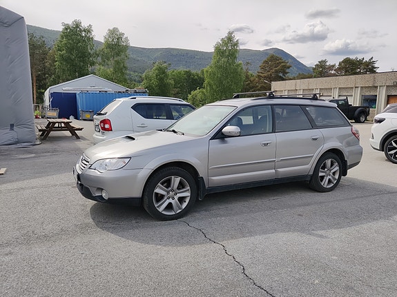 Subaru Legacy 4 of 5