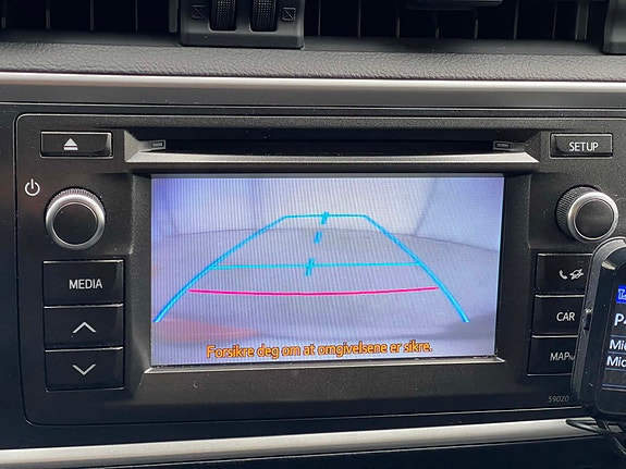 Toyota Auris 24 of 30