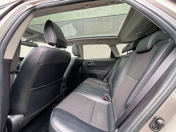Toyota Auris 16 of 30