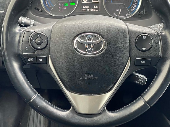 Toyota Auris 11 of 30