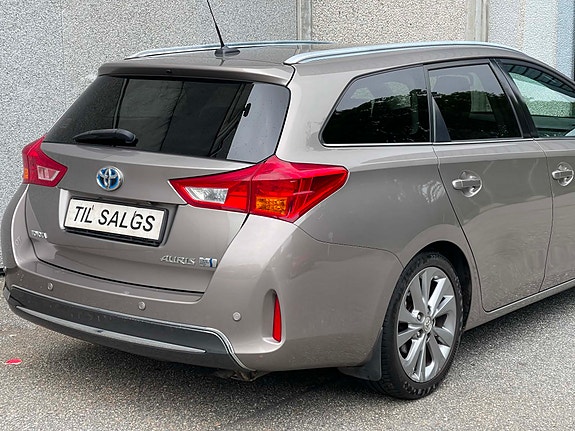 Toyota Auris 6 of 30