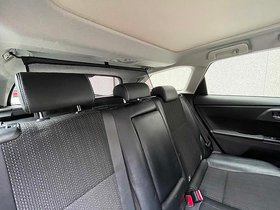 Toyota Auris 15 of 30
