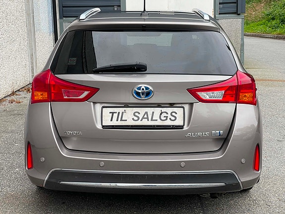 Toyota Auris 7 of 30