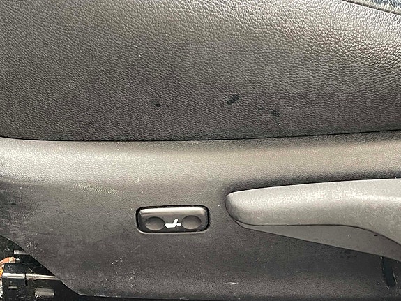 Toyota Auris 28 of 30