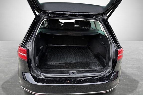 Volkswagen Passat 11 of 30